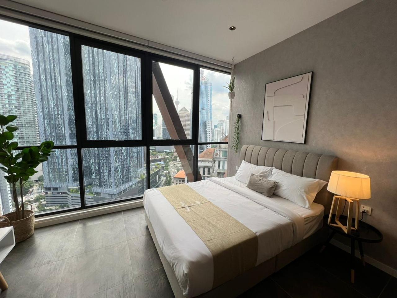 Scarletz Suites Twin Tower Klcc Kuala Lumpur By Okidoki Exterior photo