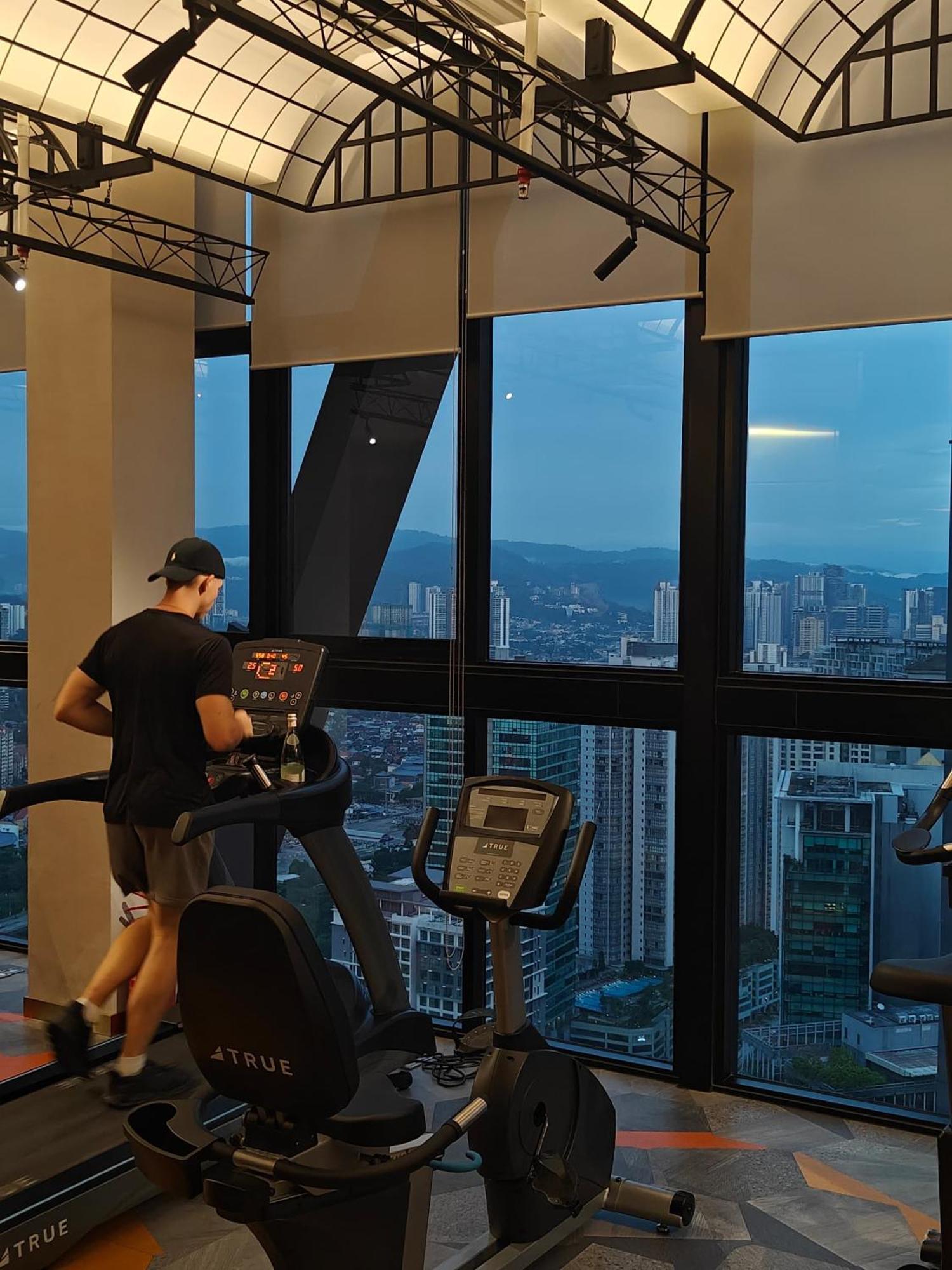 Scarletz Suites Twin Tower Klcc Kuala Lumpur By Okidoki Exterior photo
