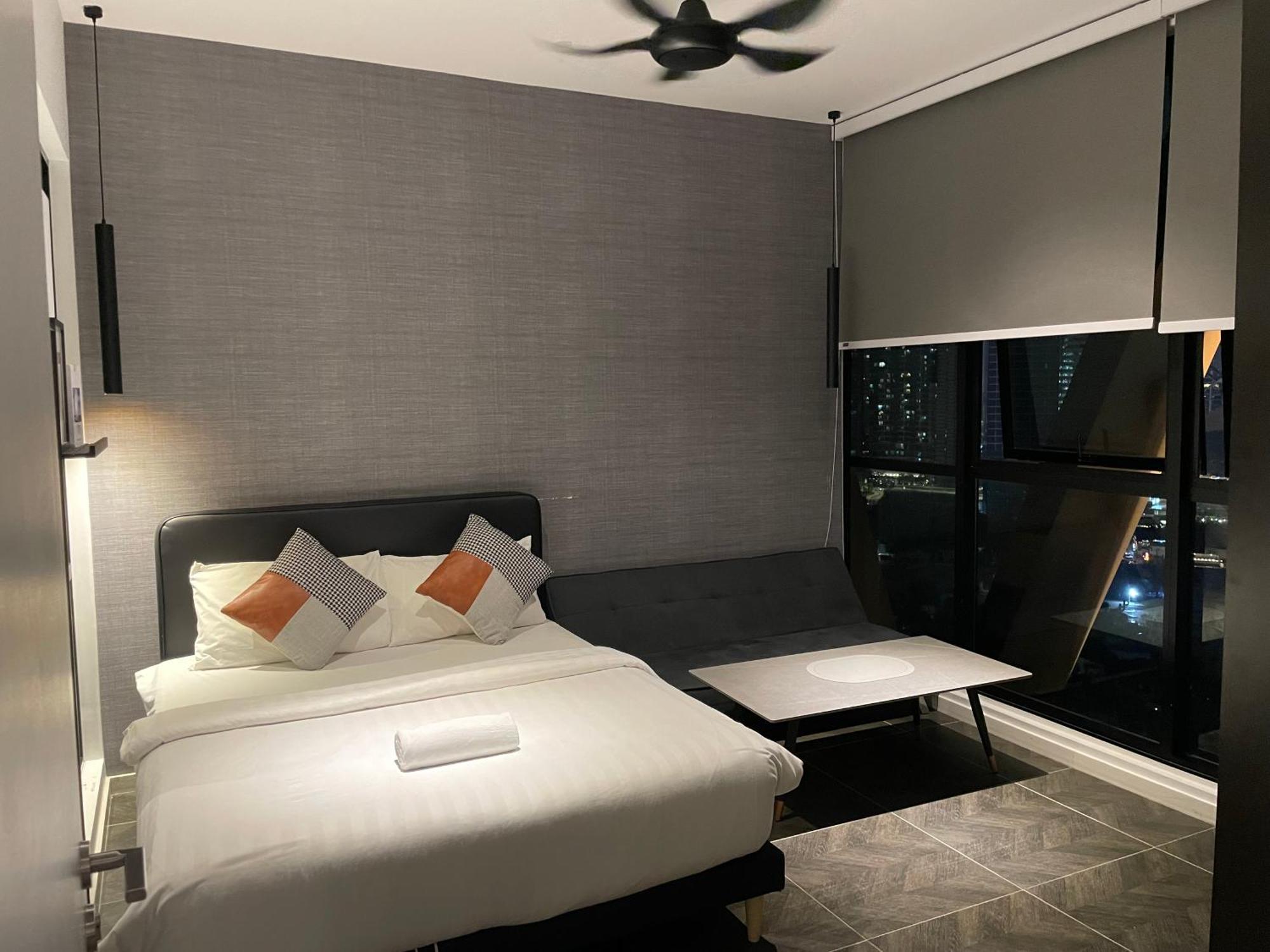 Scarletz Suites Twin Tower Klcc Kuala Lumpur By Okidoki Exterior photo
