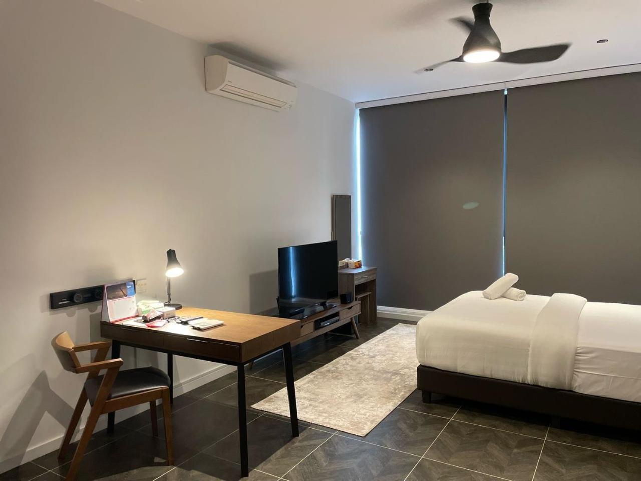 Scarletz Suites Twin Tower Klcc Kuala Lumpur By Okidoki Exterior photo