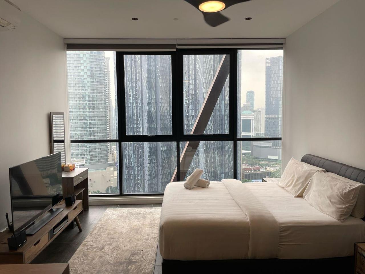 Scarletz Suites Twin Tower Klcc Kuala Lumpur By Okidoki Exterior photo